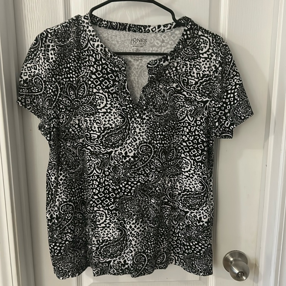 Jones New York black and white blouse.